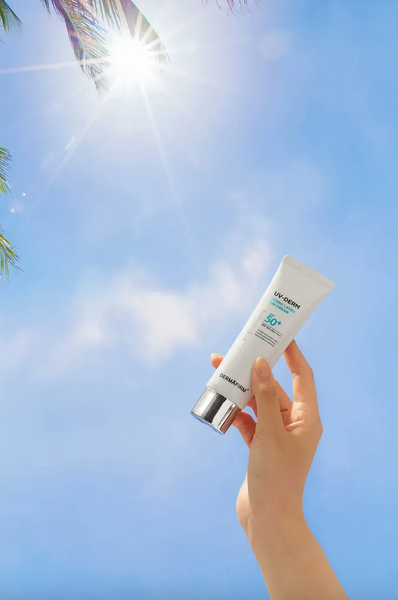 Зволожуючий сонцезахисний крем UV-Derm Hydro Layer Sun-cream SPF 50+ Dermafirm 50 гр 00-00000764 - магазин професійної косметики SELENAVI